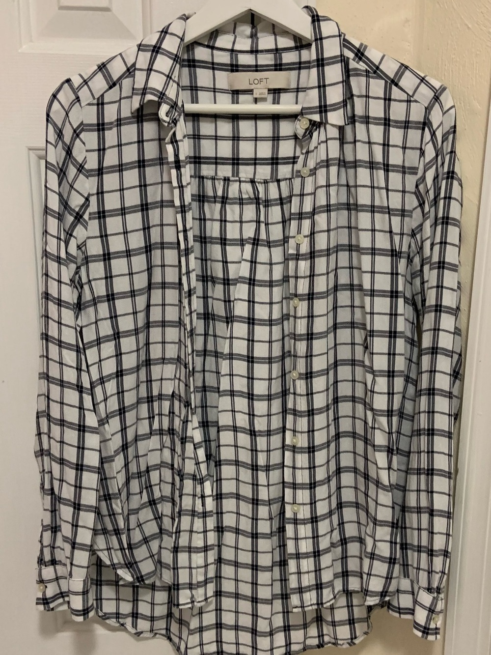 LOFT women’s White Navy Plaid Button-Up Shirt